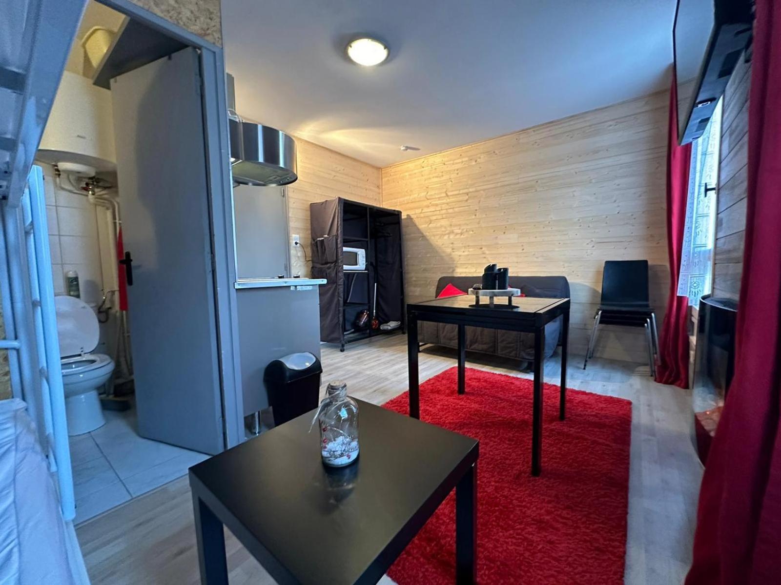 Le Chaleureux Cocon Rouge Daire Ustou Dış mekan fotoğraf